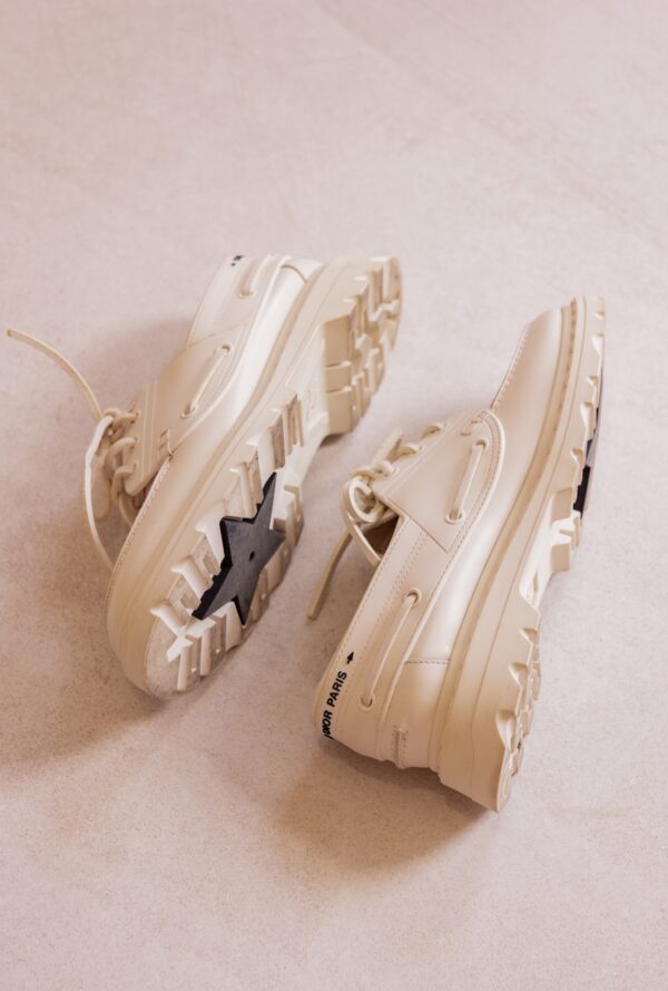 Chaussures bateau Dior – Image 2