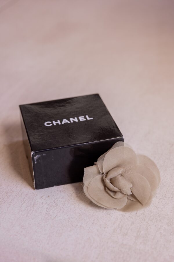 Broche Camélia Chanel – Image 5