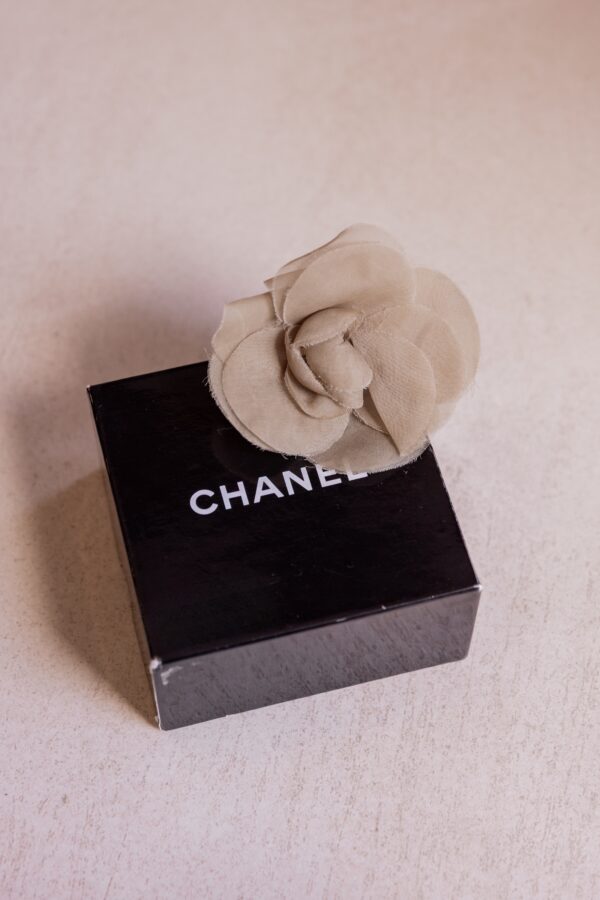 Broche Camélia Chanel